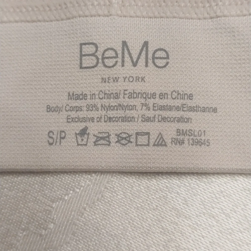 BeMe New York NWT Invisibles Relax Bra Size Small Nude Comfort Seamless Tagless